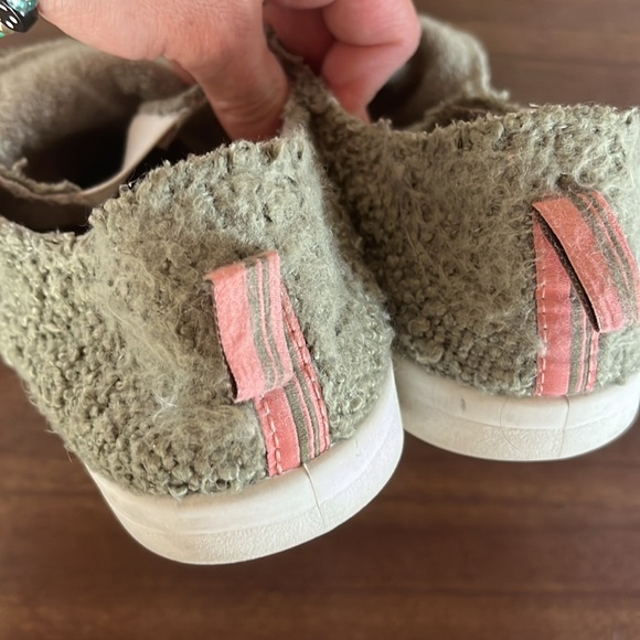 Vionic Beach Slip-On Green Shoes Size 6 - Picture 12 of 14